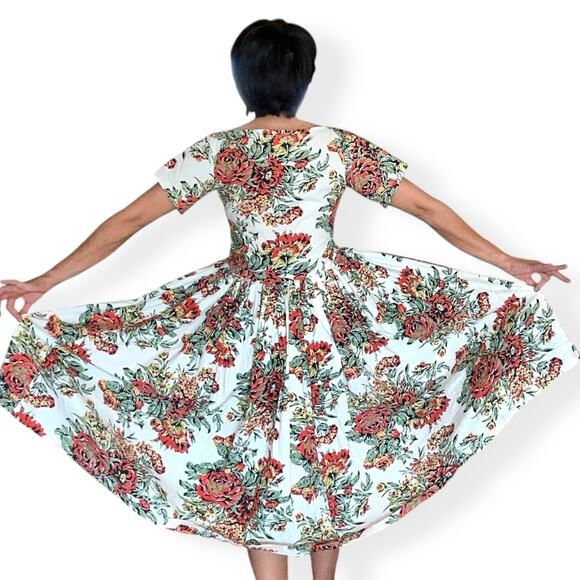 Norma Kamali Sakowitz Fit and Flare Floral Dress Medium Petite - Picture 2 of 7